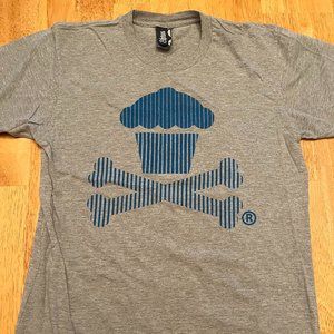 Johnny Cupcakes JC logo tee, blue fade crossbones, medium